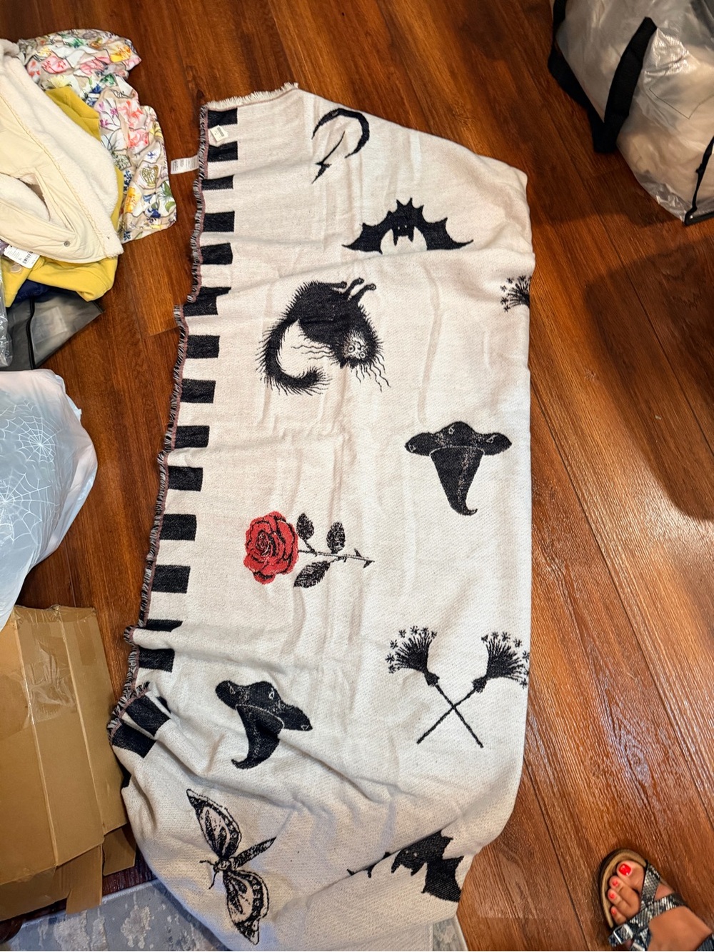 Anthropologie Cream Throw cat bat  Red Rose Accent Halloween